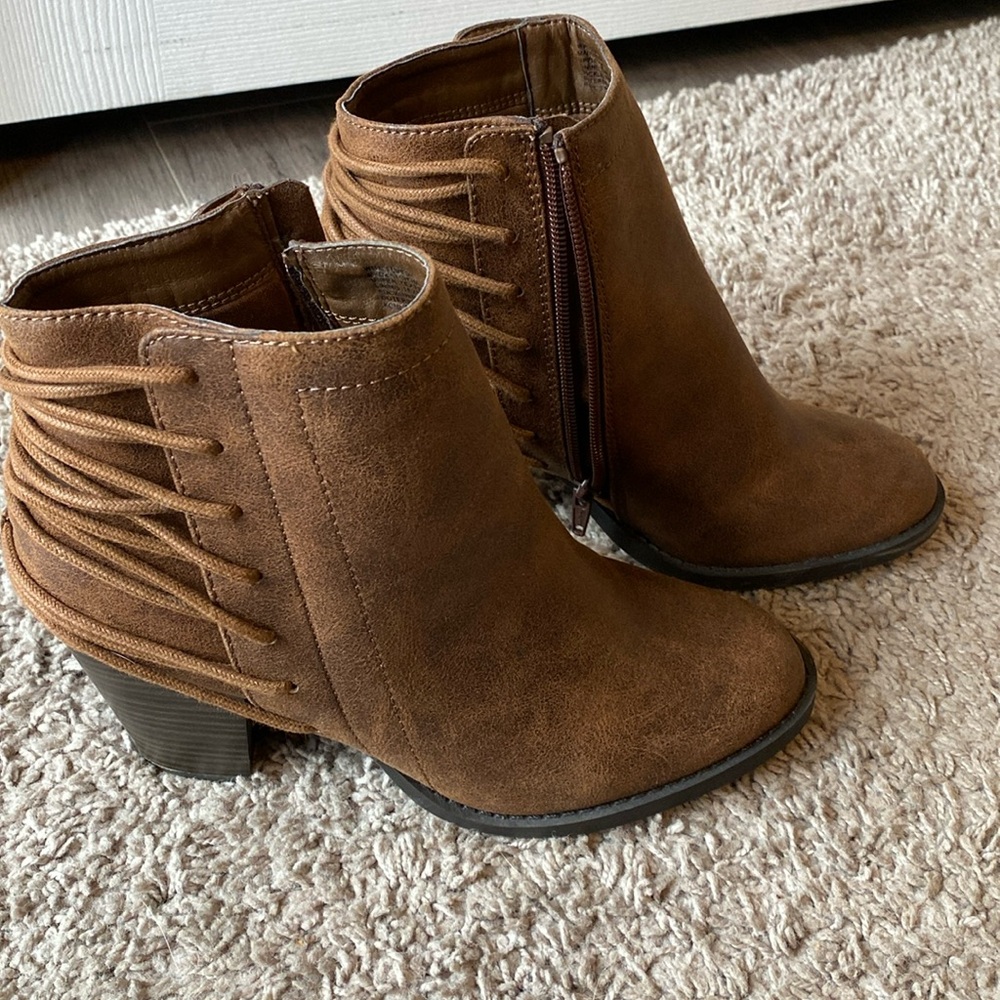 Candies brown ankle boots sz 7.5